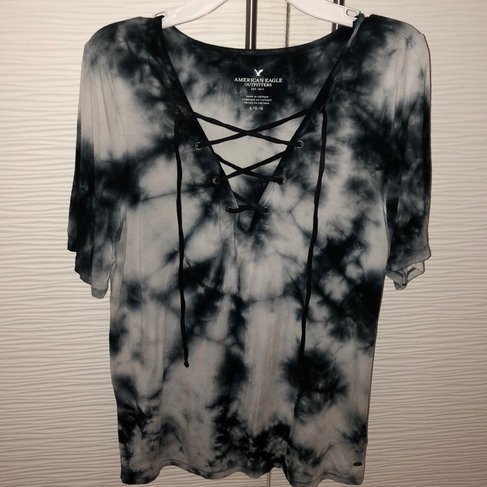 Lace up black and white tye dye tshirt